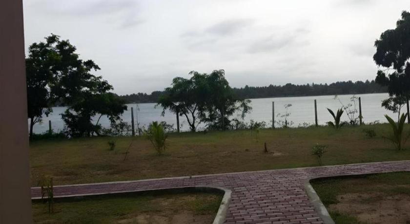 Naaval Hotel Batticaloa Exterior foto