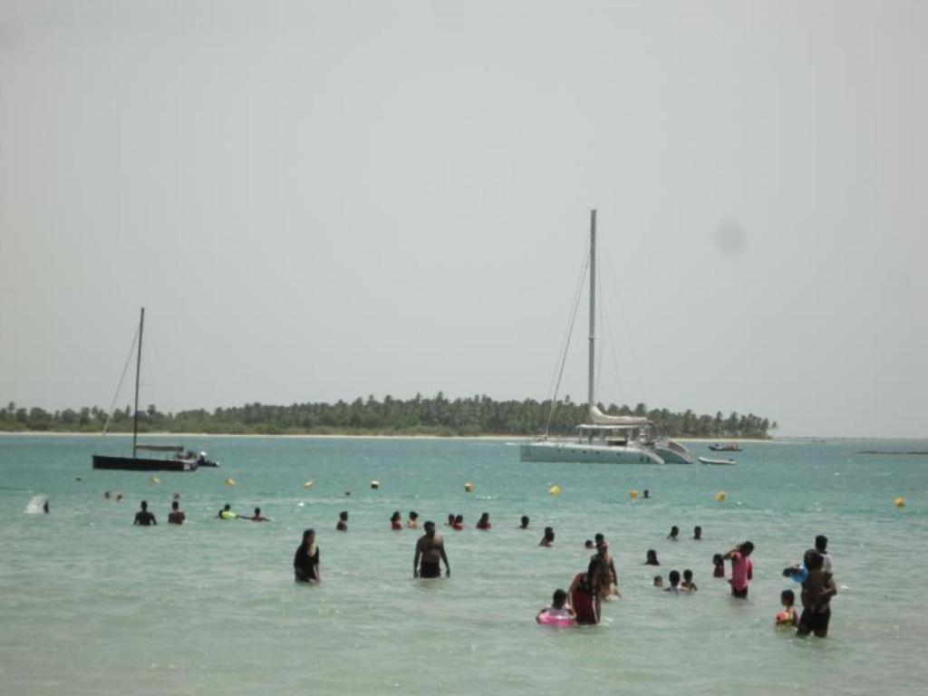 Naaval Hotel Batticaloa Exterior foto