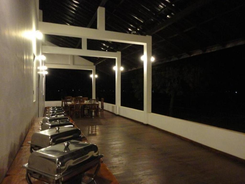 Naaval Hotel Batticaloa Exterior foto